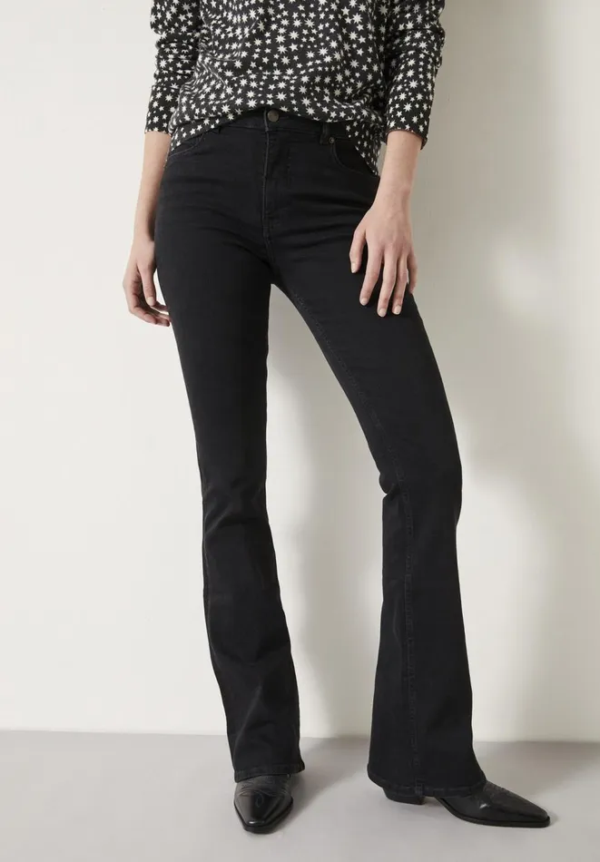 Hush Jeans Women Lorna Bootcut Jeans Washed Black