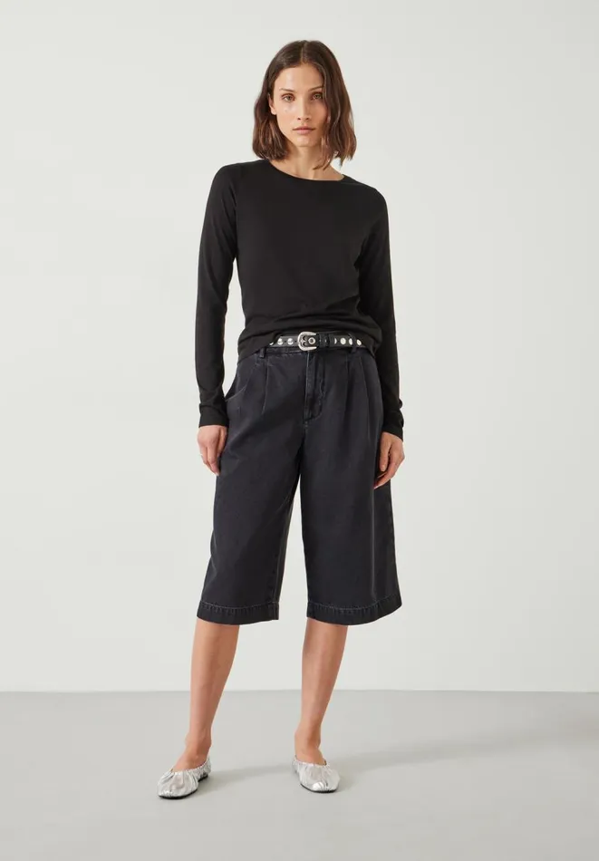 Hush Tops and Tshirts Women Anna Slim Crew Neck Top Black Hush Tops and Tshirts Women Anna Slim Crew Neck Top Black