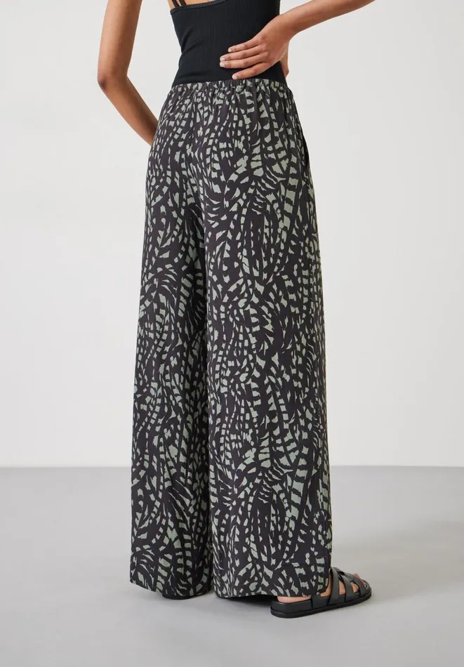 Hush Trousers Women Layla Print Tie Waist Trousers Charcoal Mark