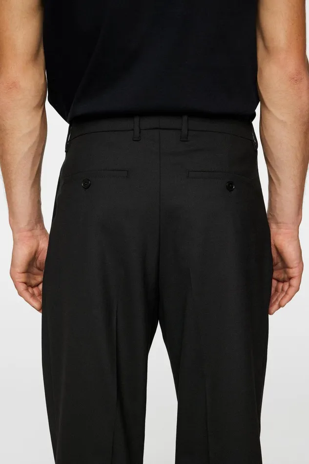 JLindeberg Trousers Men Haij Pleated Twill Pants