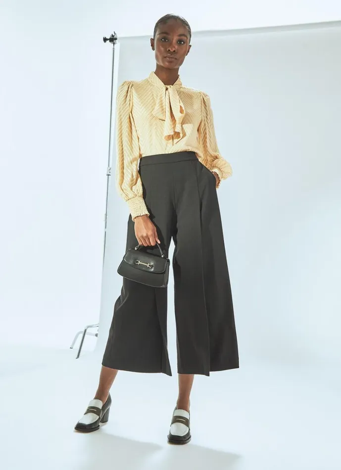 LKBennett Trousers Women Eva Black Wide Crop Pleat Trouser LKBennett Trousers Women Eva Black Wide Crop Pleat Trouser