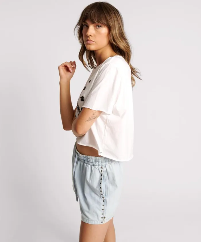 One Teaspoon Basic Tees FREE LOVE CROPPED TEE 8211 Women One Teaspoon Basic Tees FREE LOVE CROPPED TEE 8211 Women