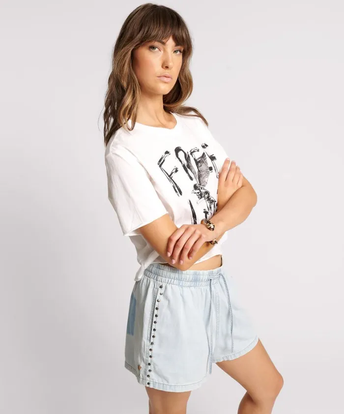 One Teaspoon Basic Tees FREE LOVE CROPPED TEE 8211 Women One Teaspoon Basic Tees FREE LOVE CROPPED TEE 8211 Women