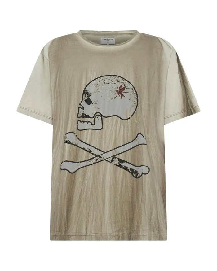 One Teaspoon Tees and Tanks SKULL AND BONES BOYFRIEND TEE 8211 Women One Teaspoon Tees and Tanks SKULL AND BONES BOYFRIEND TEE 8211 Women