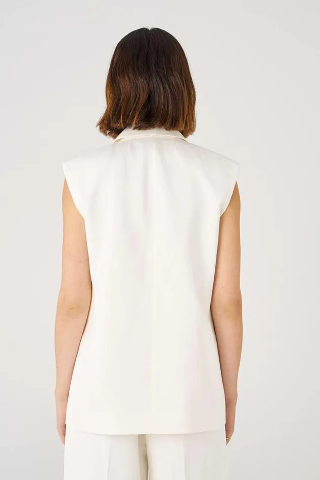 Oroton Jackets and Outerwear Women Sleeveless Waiter039s Jacket Cream