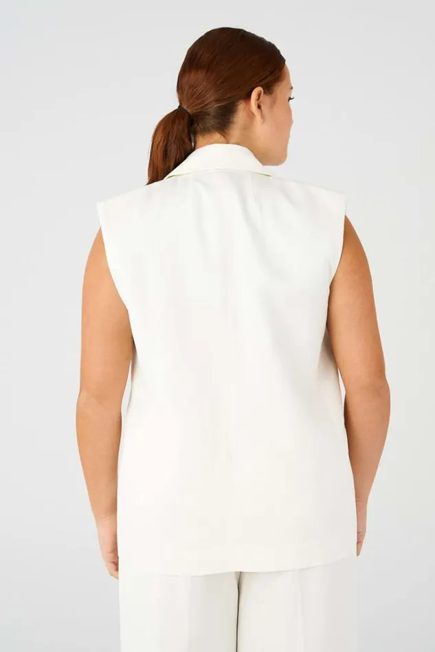 Oroton Jackets and Outerwear Women Sleeveless Waiter039s Jacket Cream