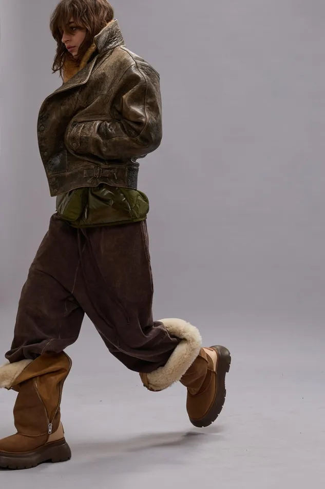 R13 Pants and Shorts Women ARTICULATED KNEE SWEATPANT 8211 BROWN R13 Pants and Shorts Women ARTICULATED KNEE SWEATPANT 8211 BROWN
