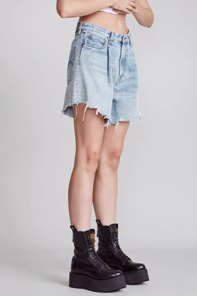 R13 Sale Women Damon Pleated Short 8211 Lennon Blue Denim R13 Sale Women Damon Pleated Short 8211 Lennon Blue Denim