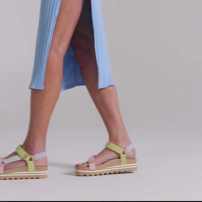Reef Sandals Women Cushion Rem Hi Meringue