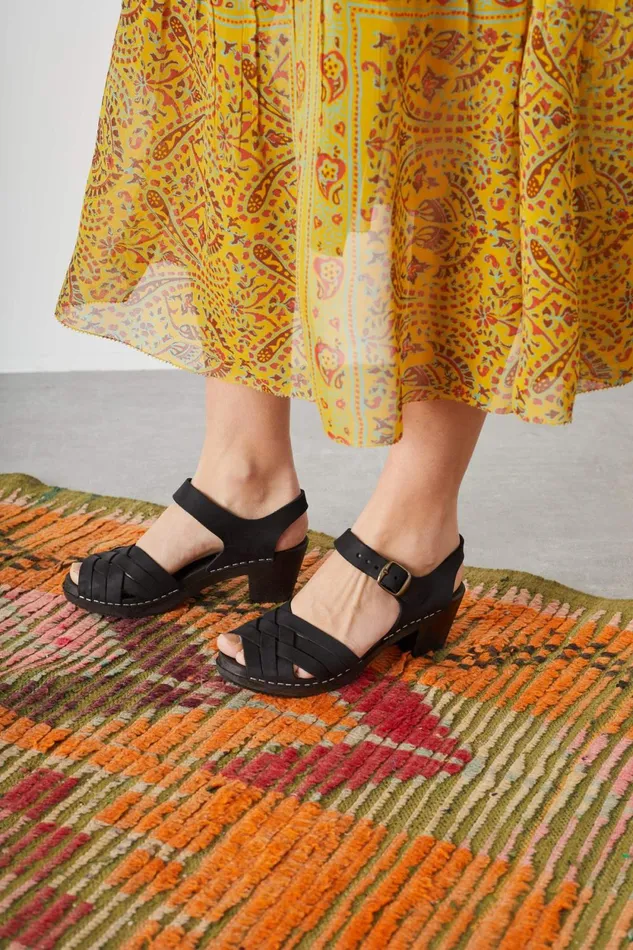 Shoes Women Leon and Harper Stockholm Clogs Black