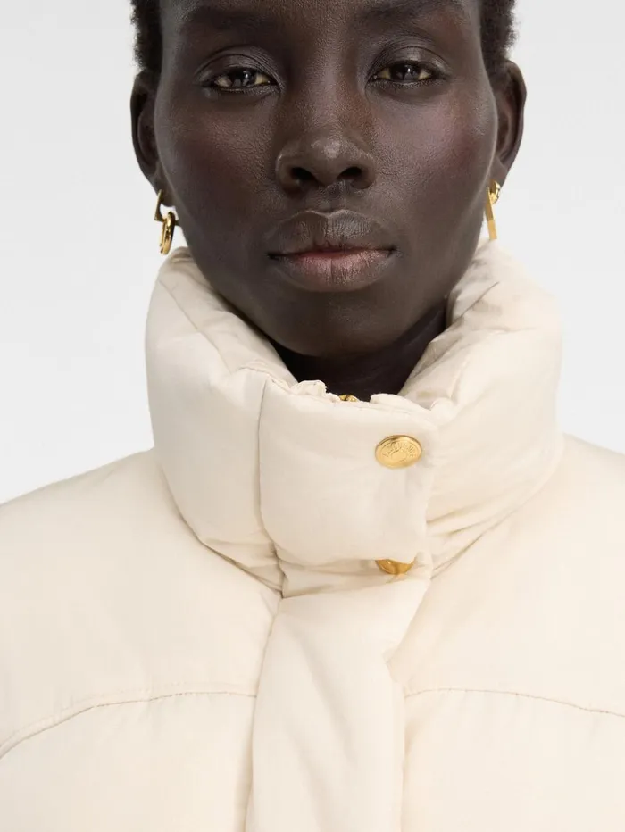 Women Coats and Jackets JACQUEMUS The Caraco Cropped Puffer Jacket Offwhite Women Coats and Jackets JACQUEMUS The Caraco Cropped Puffer Jacket Offwhite