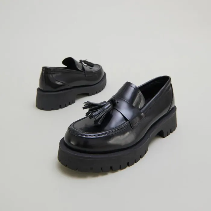 Women Loafers With Notched Sole And Tassel Black JONAK Loafers
