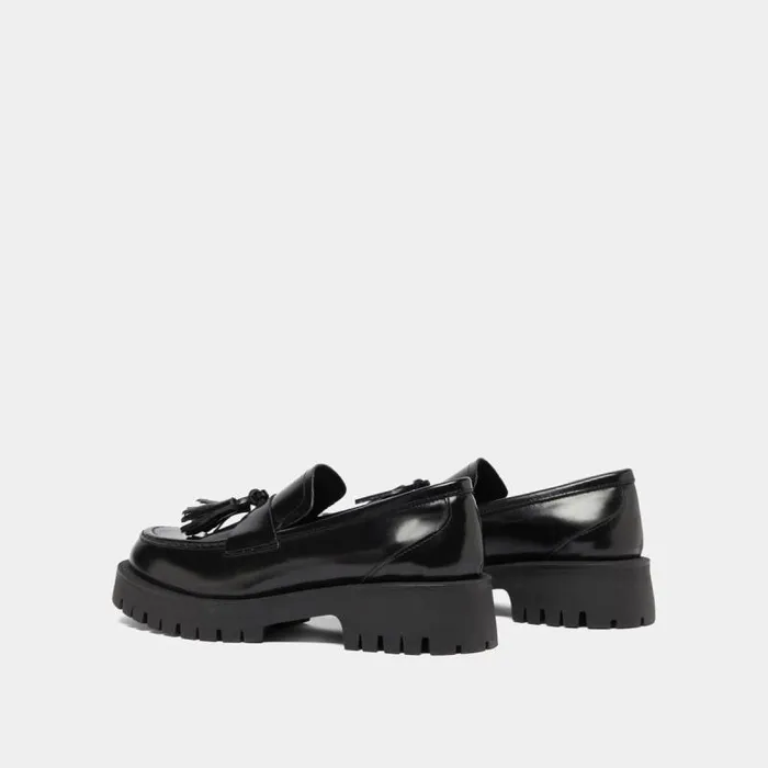 Women Loafers With Notched Sole And Tassel Black JONAK Loafers