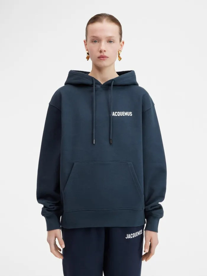WomenMen Sweatshirts and Joggings JACQUEMUS The Jacquemus Sweatshirt Dark Navy WomenMen Sweatshirts and Joggings JACQUEMUS The Jacquemus Sweatshirt Dark Navy
