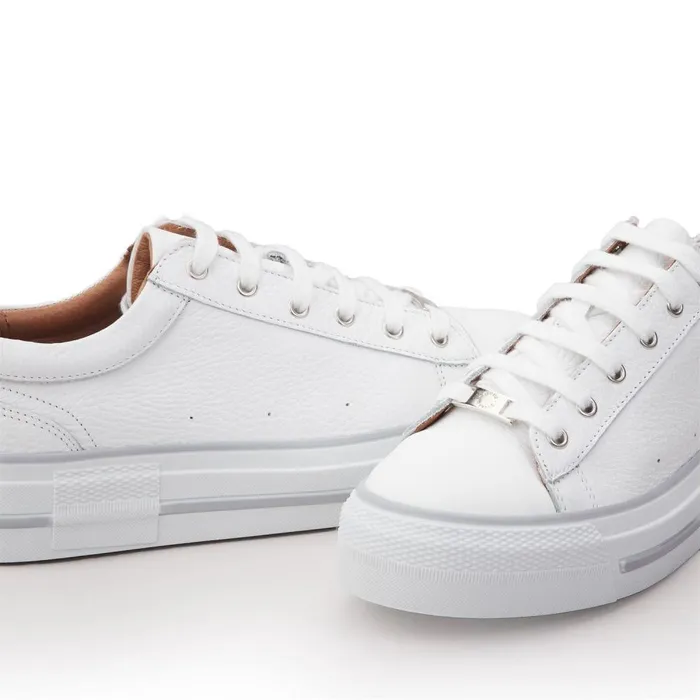 Women Moda In Pelle Casual Trainers Avena White Leather