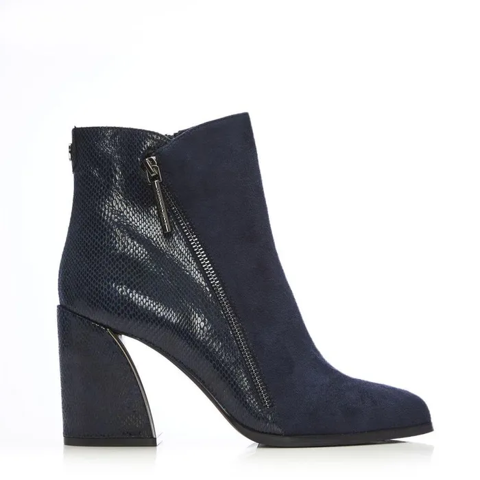 Women Moda In Pelle Heeled And Wedge Boots Amy W Navy Alcantara