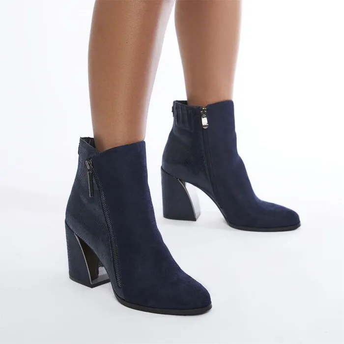 Women Moda In Pelle Heeled And Wedge Boots Amy W Navy Alcantara