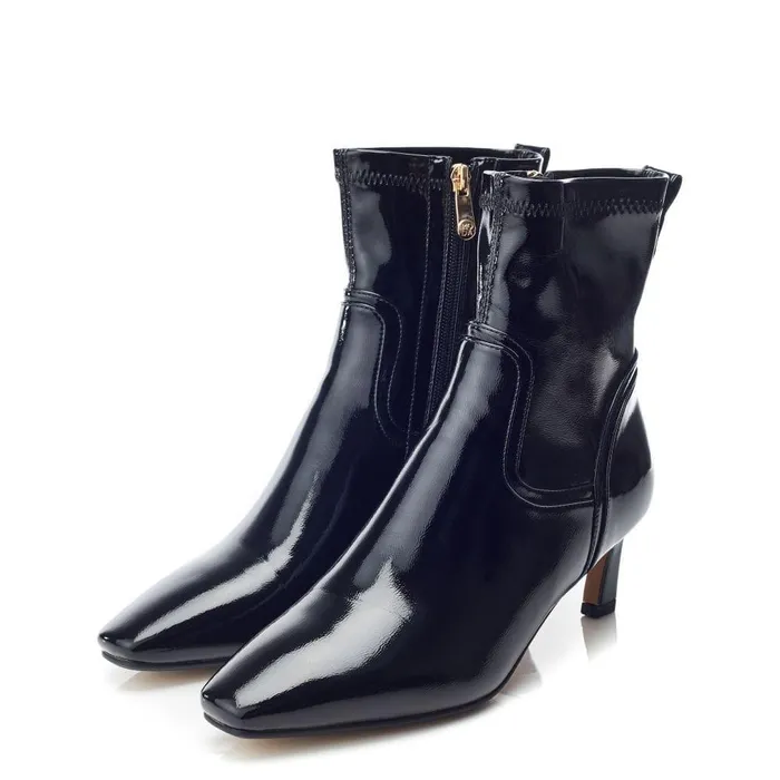 Women Moda In Pelle Heeled And Wedge Boots Petuniah Black Patent