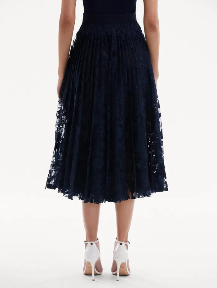 Women Pants and Skirts Oscar De La Renta Marbled Carnation Guipure Pleated Skirt Navy Women Pants and Skirts Oscar De La Renta Marbled Carnation Guipure Pleated Skirt Navy
