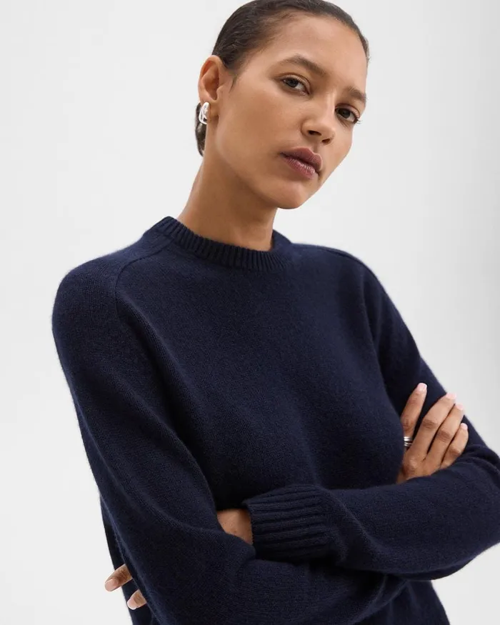 Women Theory Sweaters Cardigans Cropped Sweater In Cashmere Deep Navy